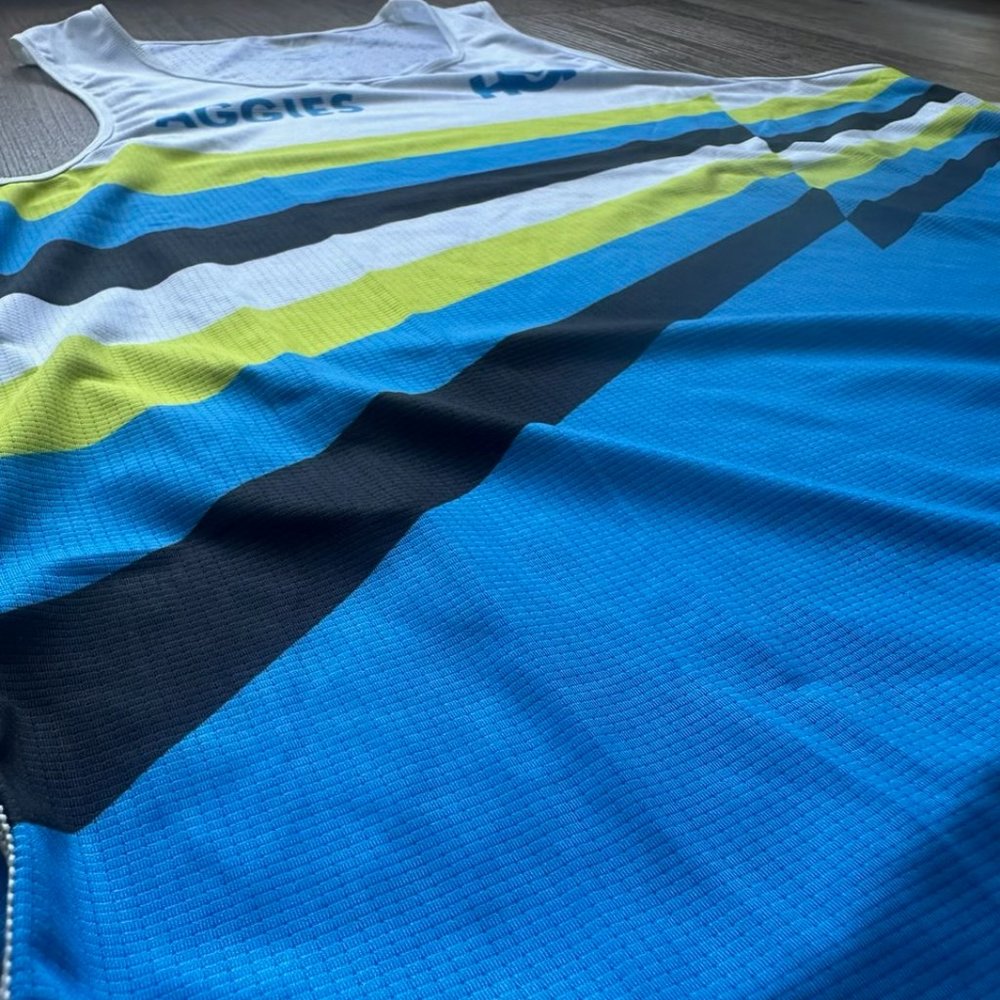 Womens HOKA One Elite Micro-Perforated Aggies Run Club Running Race Singlet NWT - Picture 4 of 8